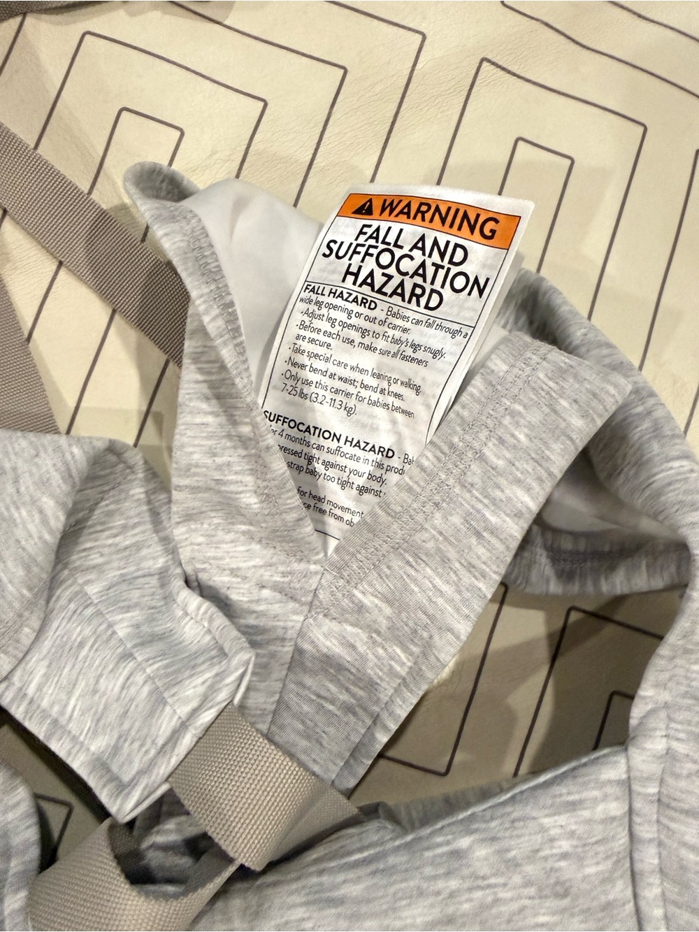 Ergoaby Embrace Soft Grey - Picture 7 of 16